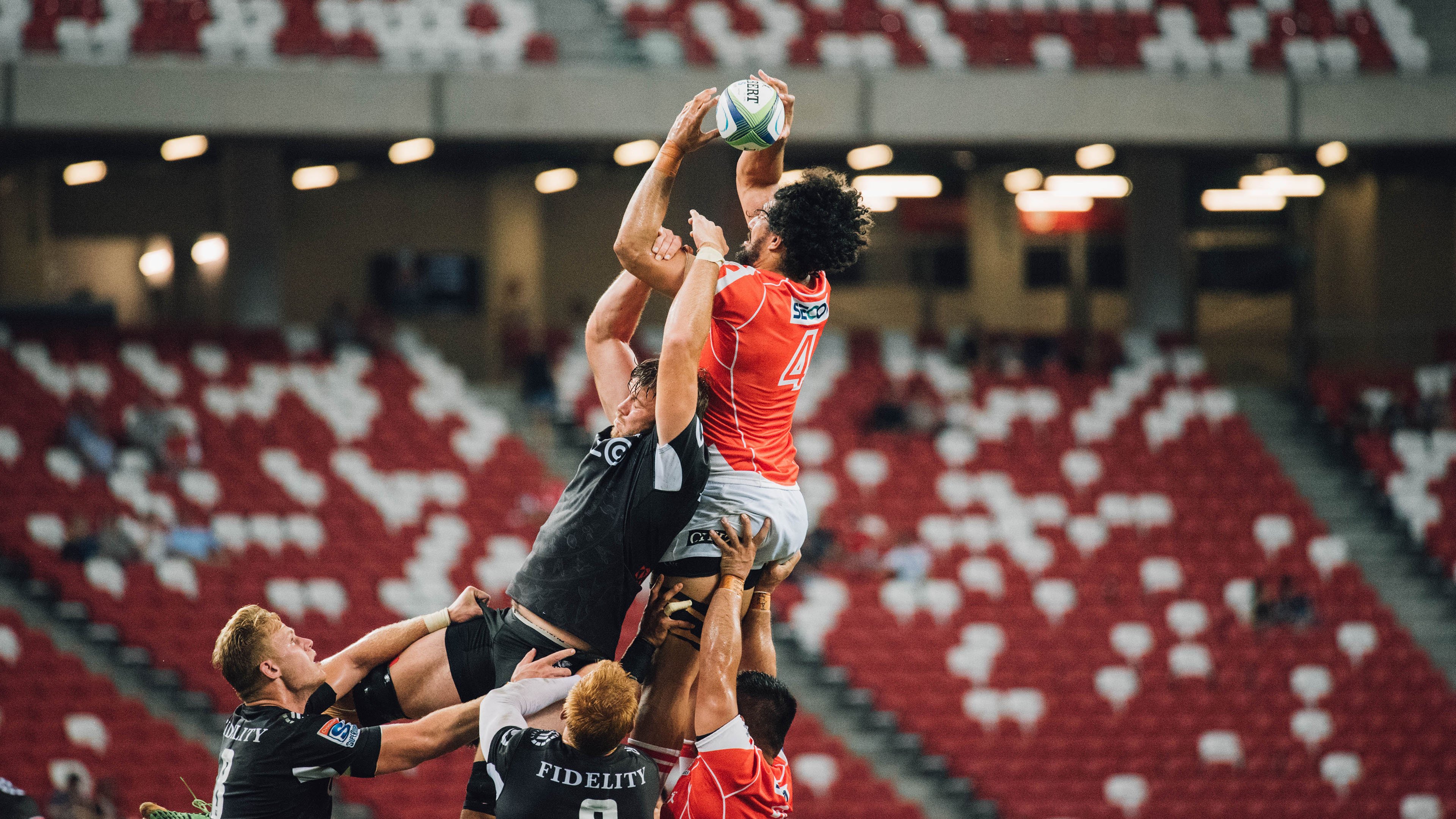 浓眉哥连续十五场比赛得分超过战术调整，湖人不断突破！比赛高潮迭起